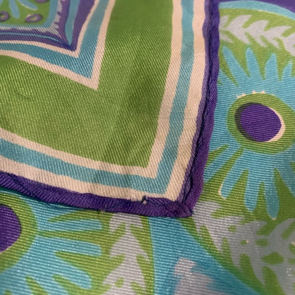 Vera scarf made in Japan. - Picture 9 of 9